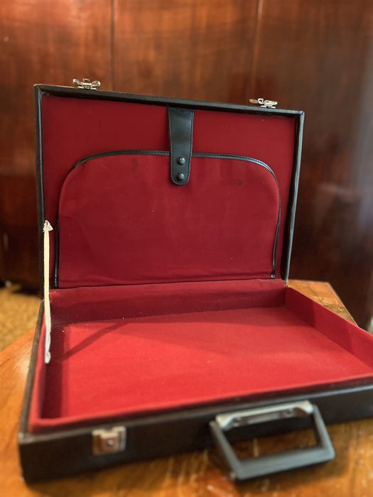 Ретро дипломатическо куфарче