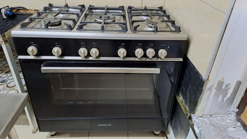 Фурна kenwood с газови котлони