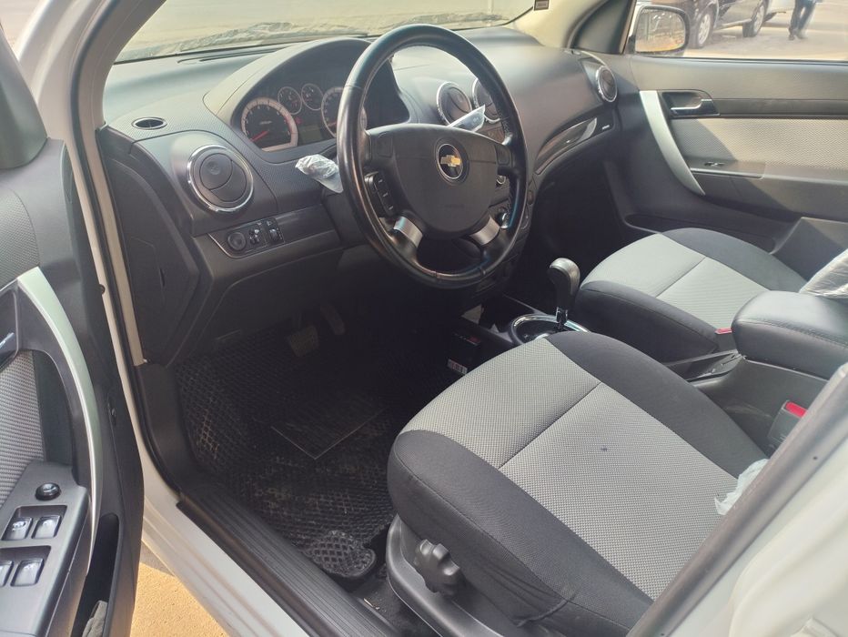 Белый Nexia 3 позиция автомат