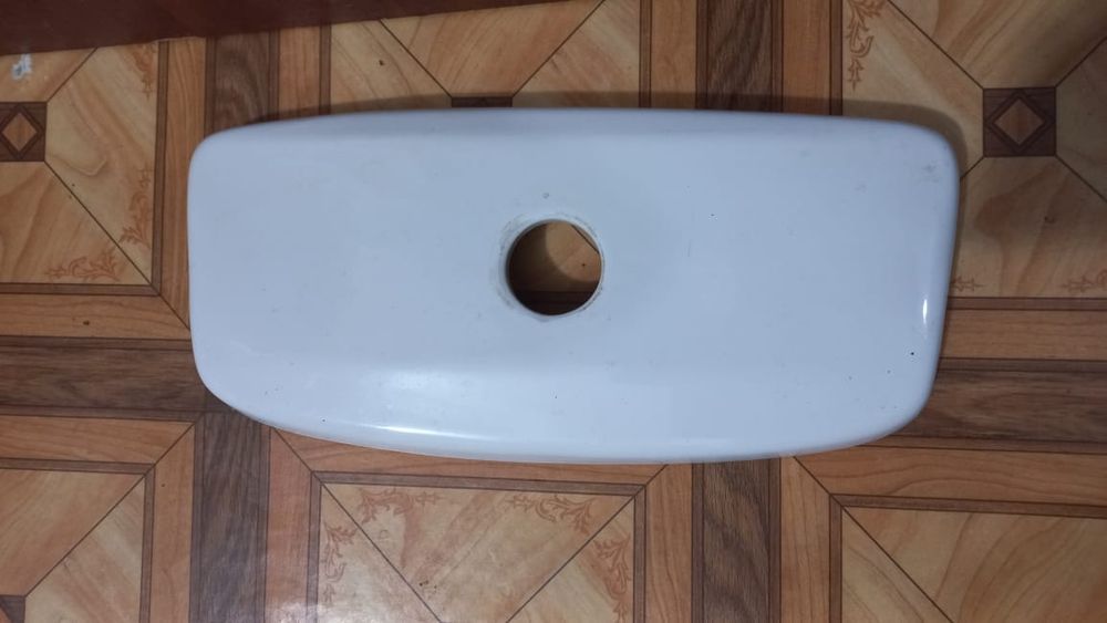 Продам Крышку На  Бачек Для Унитаза.