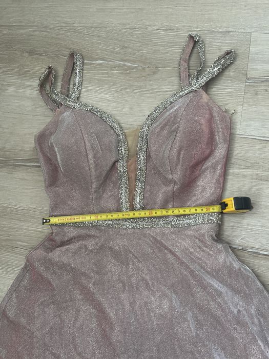 Офищиална рокля.