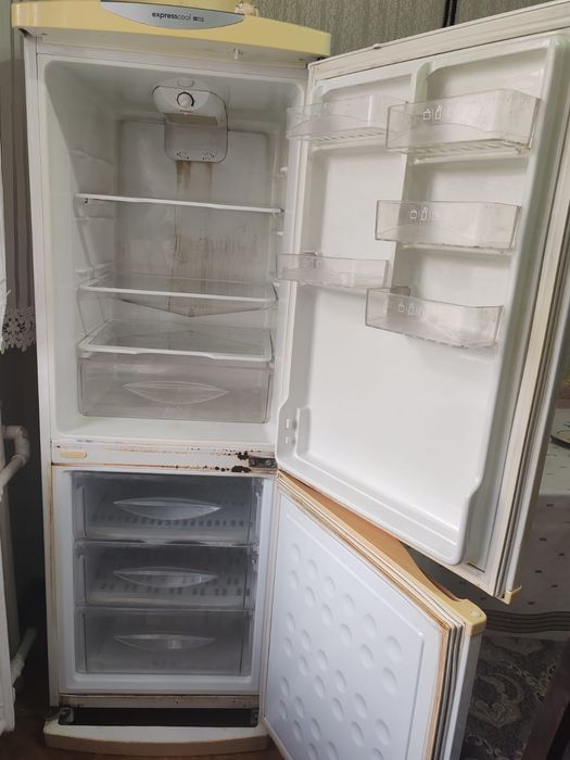 Продам холодильник рабочий