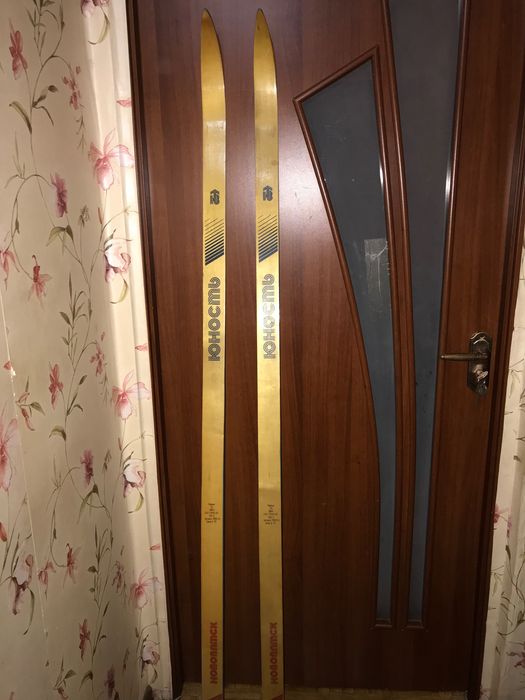 Продам лыжи советские