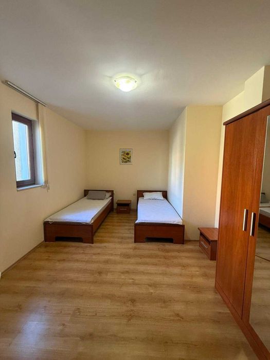 Тристаен апартамент в Обзор