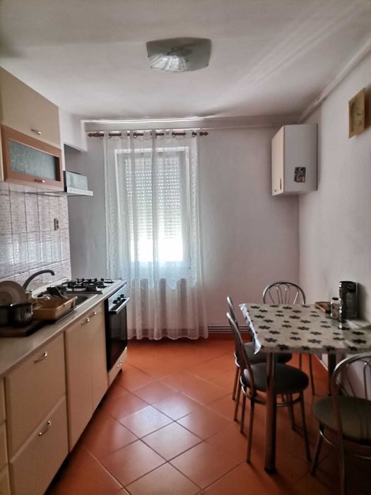 Vand apartament cu 2 camere, cartier armatei, etajul 4