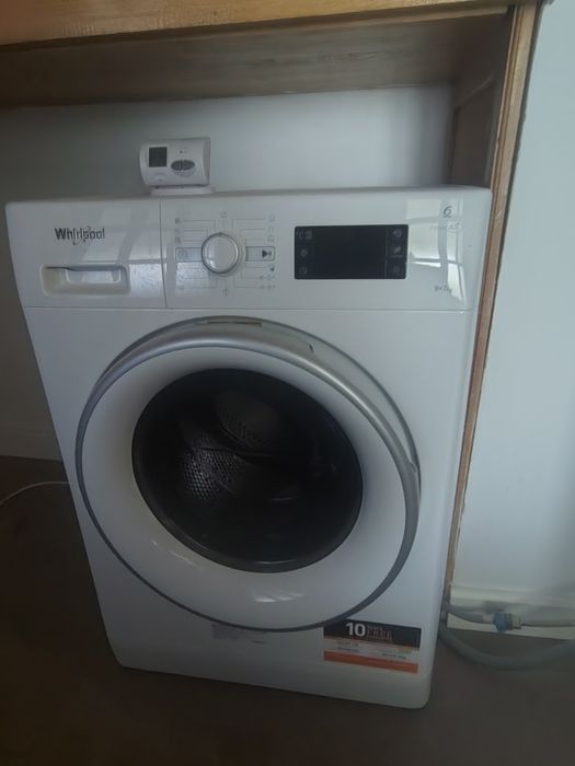 Vând mașină de spălat cu uscător Whirlpool 10+7kg