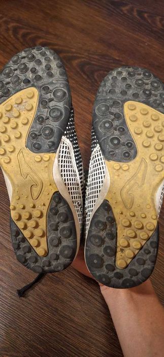 Бутсы футбольные 34 размер