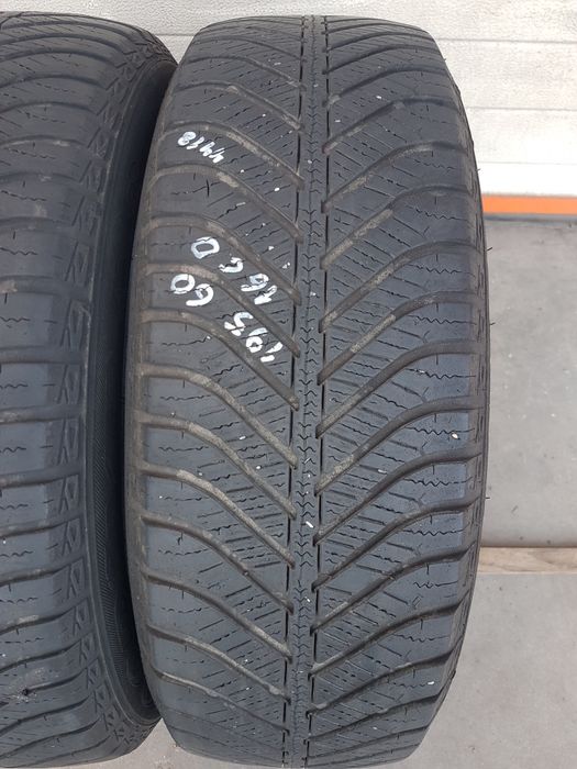 Всесезони гуми 2 броя GOODYEAR Vector4Seasons 195 60 R16 C дот 4418