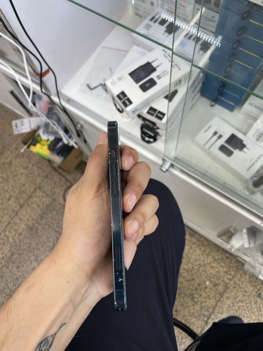 Продам iPhone 14 256GB
