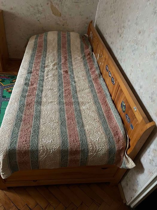 Единични легла от чам - 2 броя, ракла, скрин и бюро.