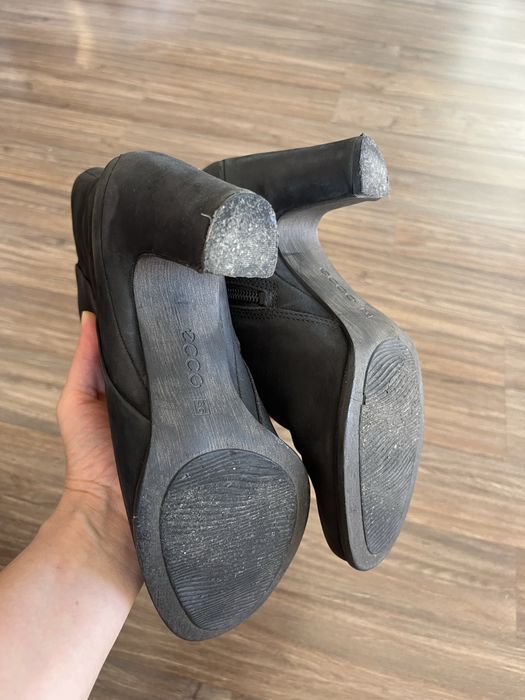 Подарявам дамски боти 36