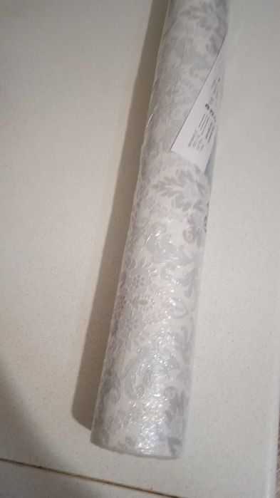 Обои двухслойные 6 рулонов.