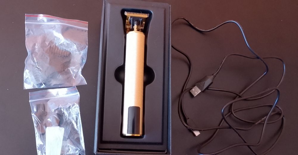 Професионална машинка за подстригване,брада  3 в 1 с 5 приставки