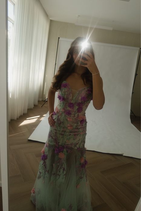 Продам платье для выпускного, новое