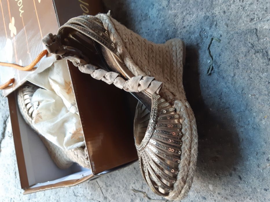 Дамски Чехли / Сандали / Обувки 35 номер