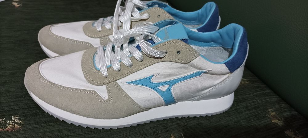 Mizuno Etamine marimea 42 , noi cu eticheta, impecabili