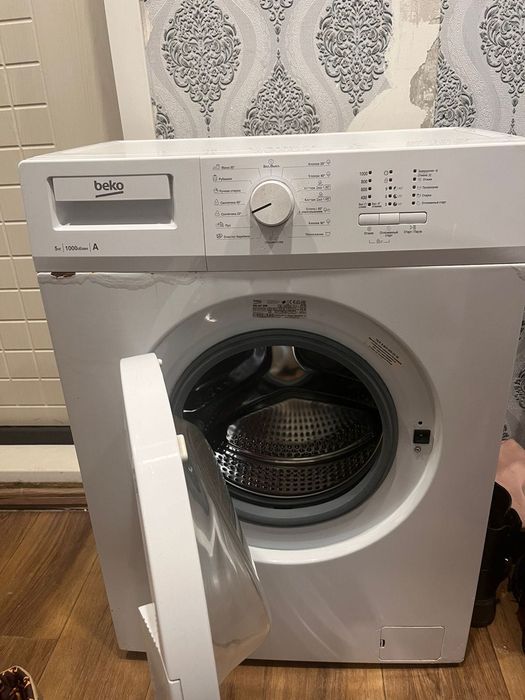 Продам машинку стиральную