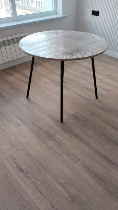 Стол.  обедьенный