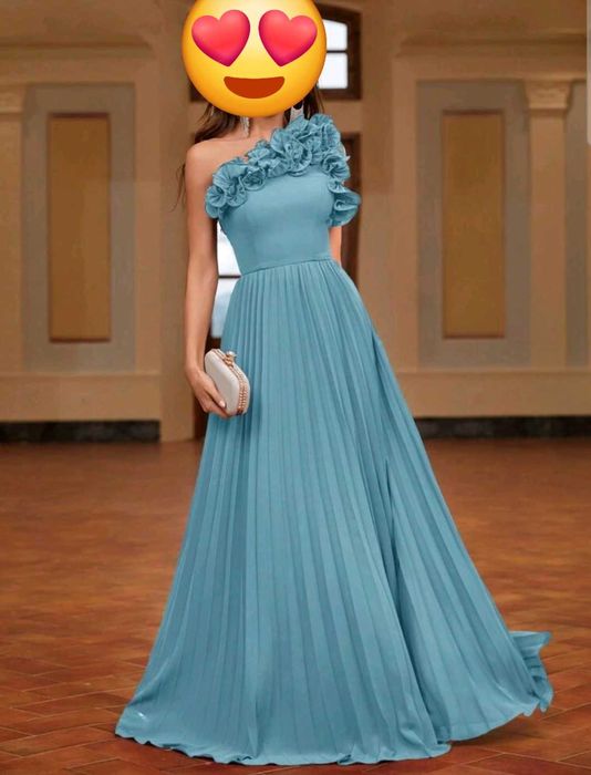 Официална рокля.