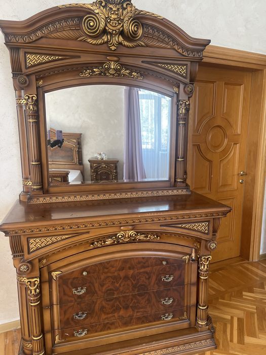 Спальный гарнитур , дерево