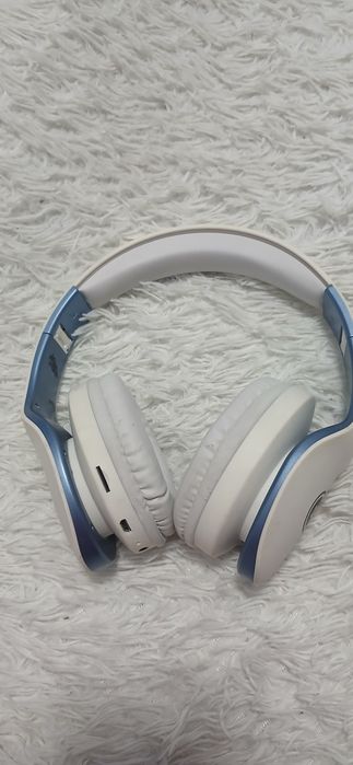Defender FreeMotion B525 в бело-синем цвете