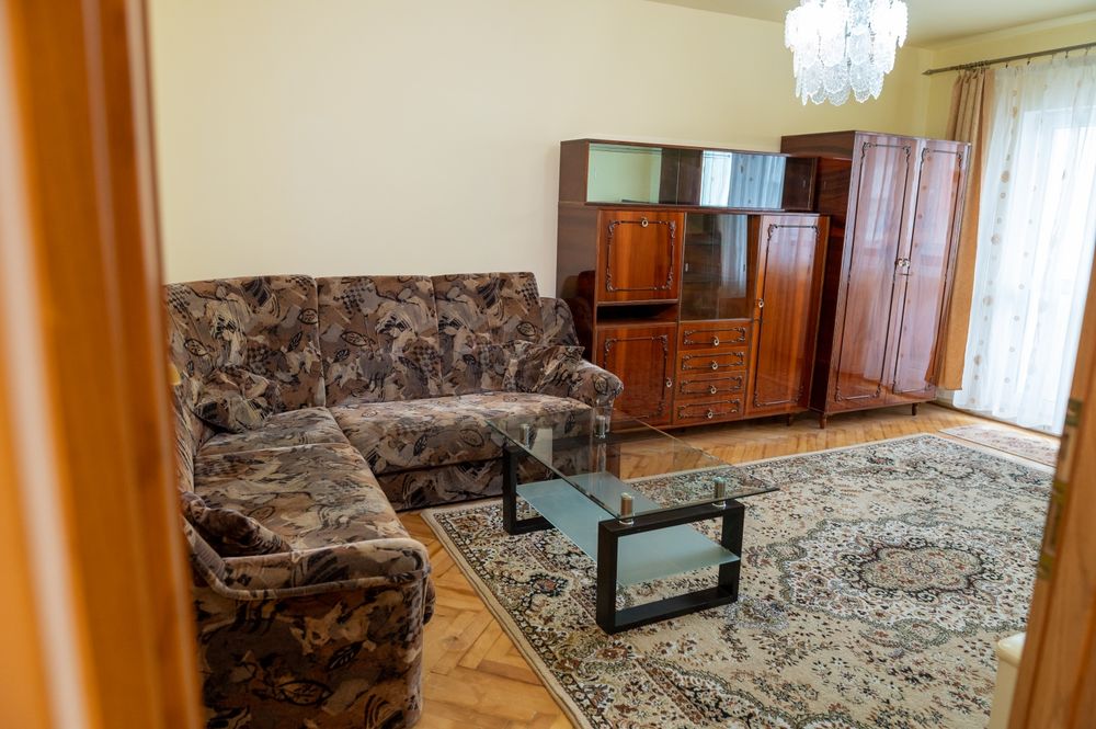 Apartament Spatios 3 Camere de Închiriat    Loc de Parcare INCLUS