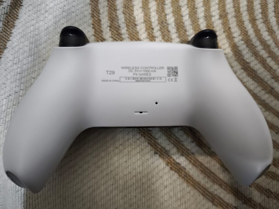 Беспроводной геймпад для PS4 в корпусе PS5