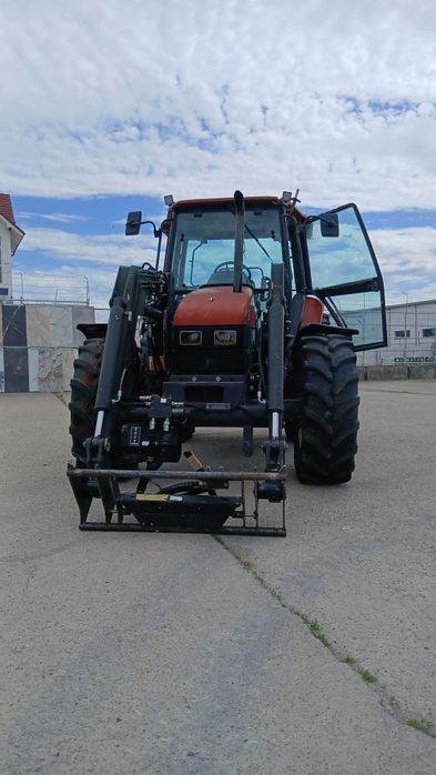 Tractor New Holland L95 cu incarcator anul 99