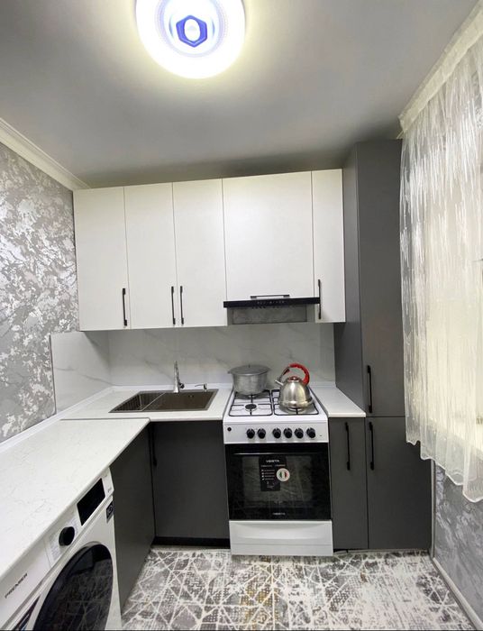 Яккасарой , Kosmonavtlar” –метроси якинида жойлашган янги уй
Кенг ошхо