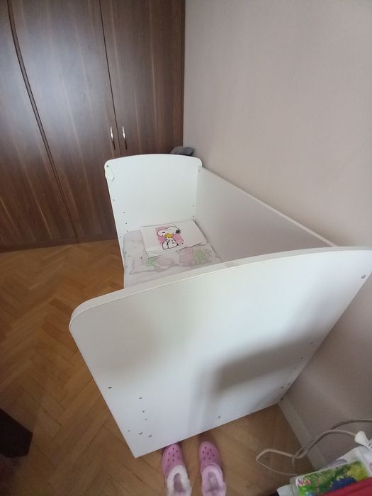 Детско легло с люлеещ механизъм