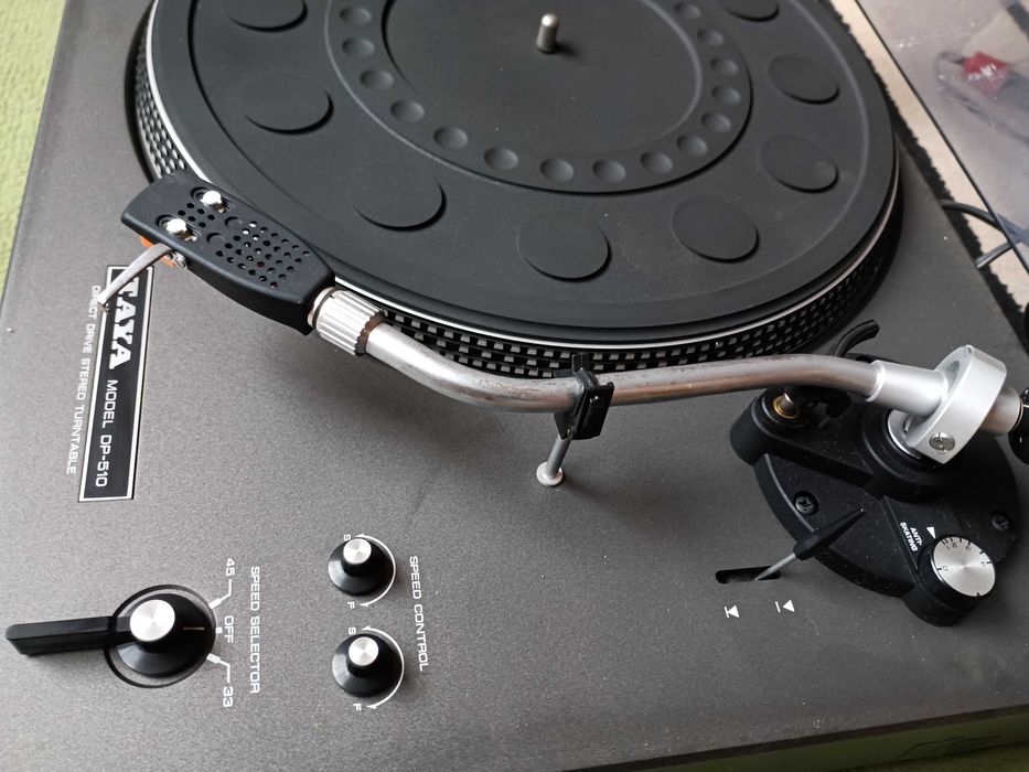 Грамофон TAYA DP-510 direct drive перфектен