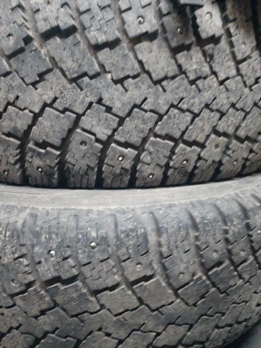 Шины  235,70,15 б-у