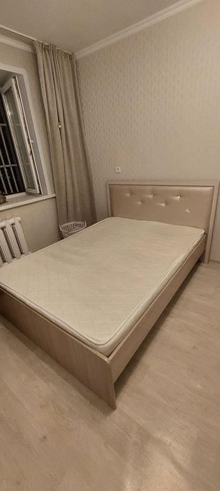 Двух спальный кровать