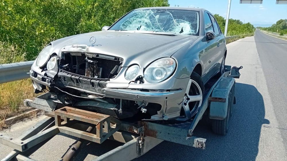 Продава се само на части Mercedes E270 CDI E280CDI 2003 год