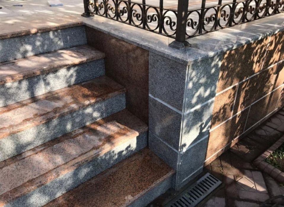 Гранитные ступени,входные группы