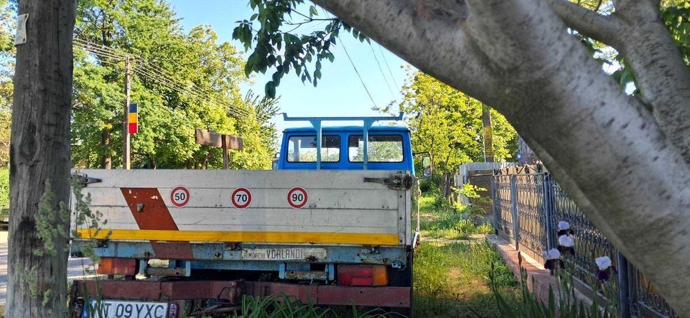 Autoutilitara cu remorca