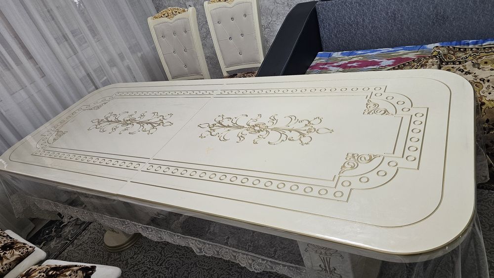 Продаётся стол МДФ с итальянской краской