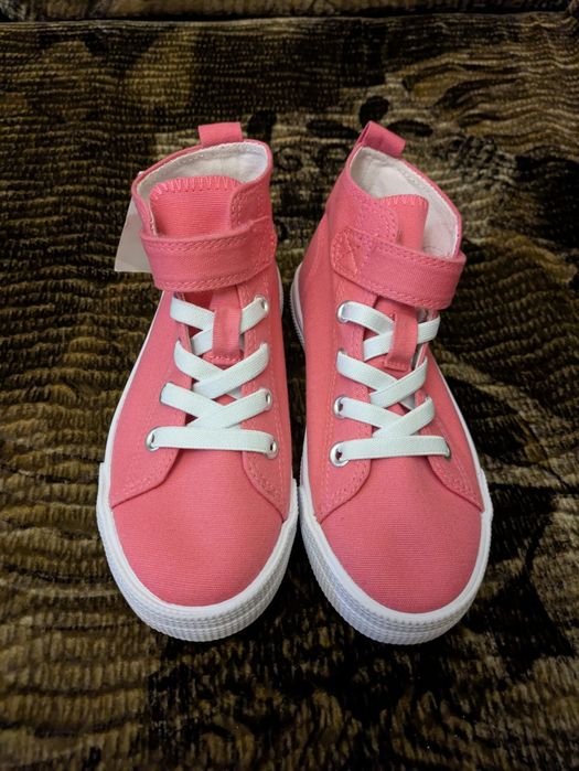 Tenesi înalți m 28, noi cu eticheta Hm