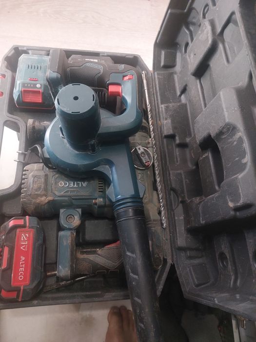 перфоратор акумулятор