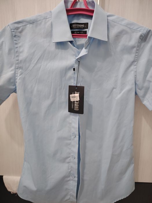 Рубашка с коротким рукавом.