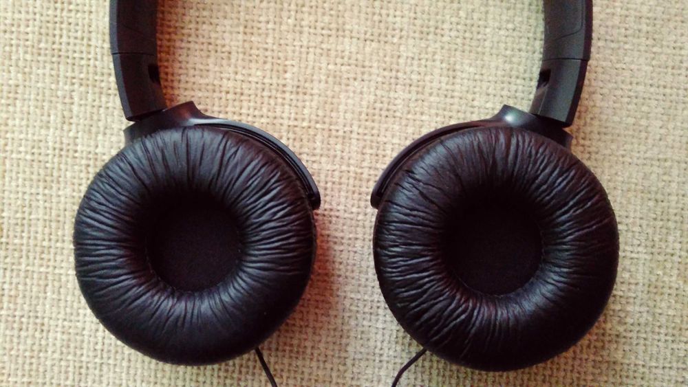 Слушалки PHILIPS с неодимови акустични мембрани за чист звук и бас.