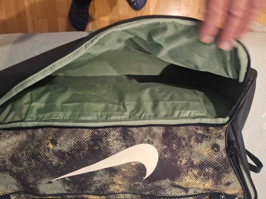 Спортен сак NIKE,чисто нов,в камуфлажен цвят