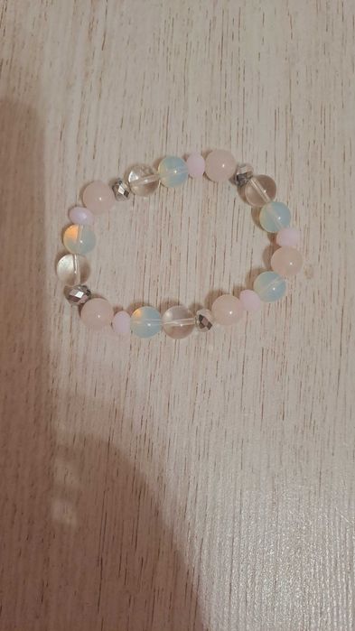 Дамска гривна от кристали