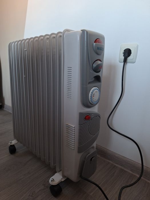 Електрически Маслен радиатор NEO OR-2013FT