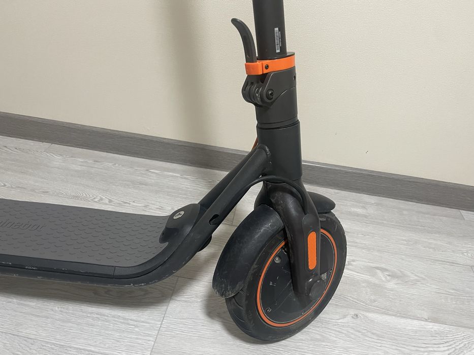 Самокат Ninebot Kickscooter F40