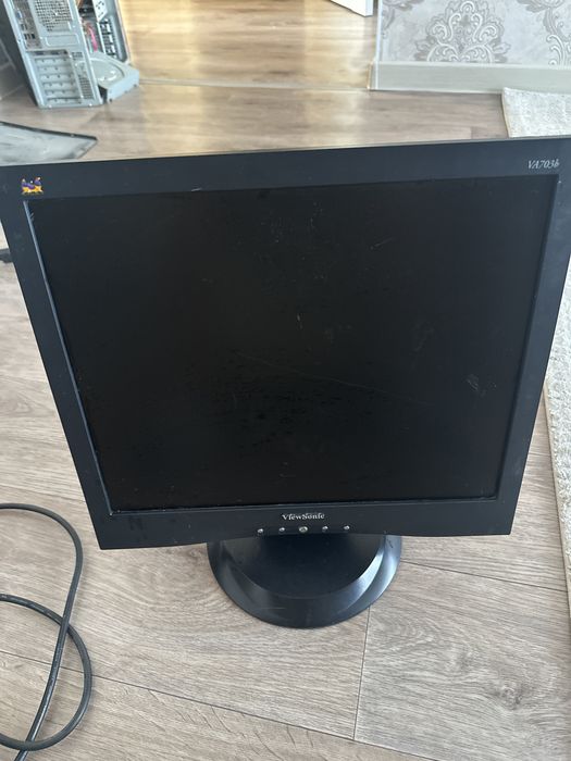 Продам 2 монитора б/у