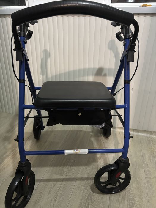 Продам ходунки био туалет