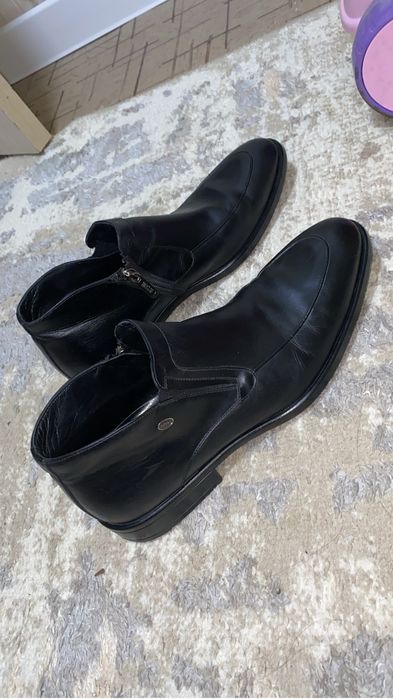 Стильная обувь Rossi