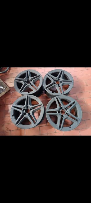Vând jante Mercedes AMG 18