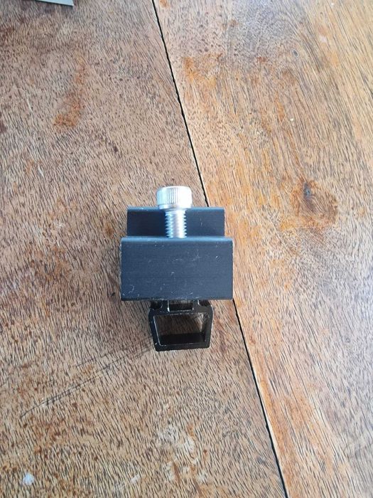 Скоби за монтаж на покрив